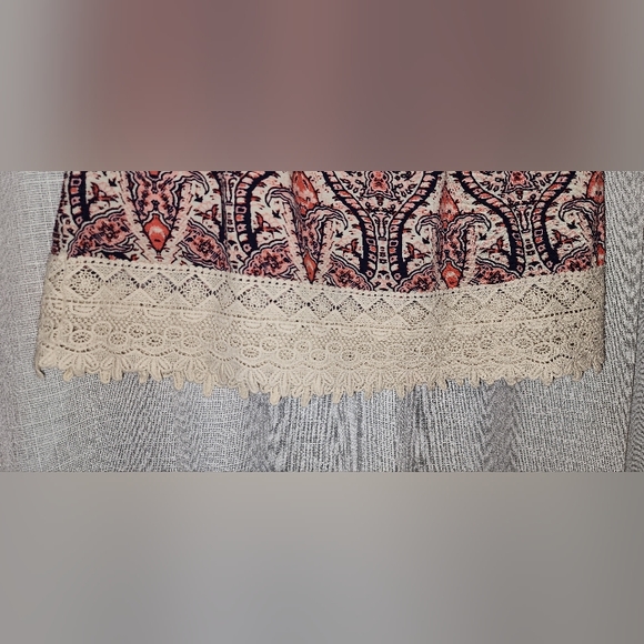 New Maurices Boho Cold Shoulder Short Sleeve Blouse Crochet Lace Hem Flowy Comfy - Picture 3 of 13